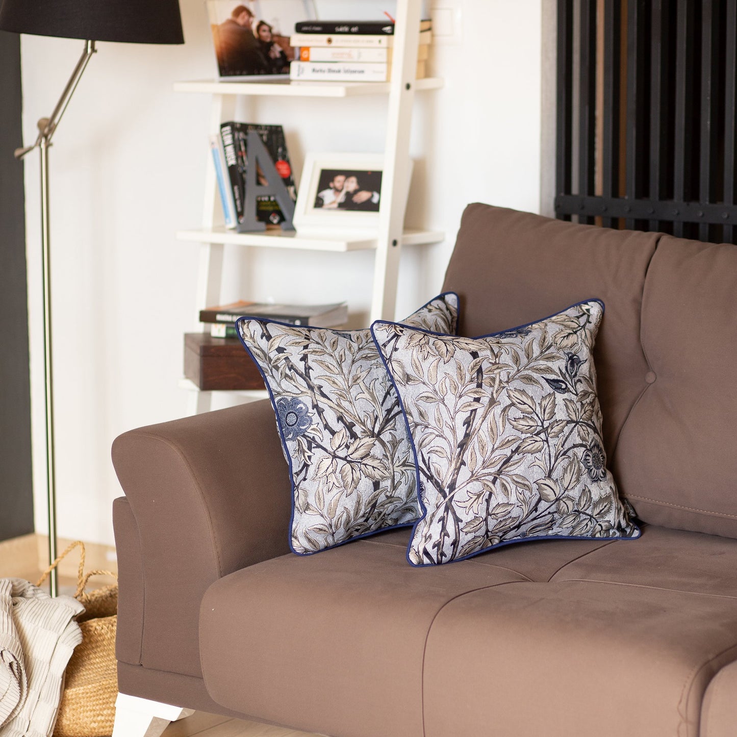 Set of 4 17inches Jacquard Leaf Throw Pillow Cover in Blue