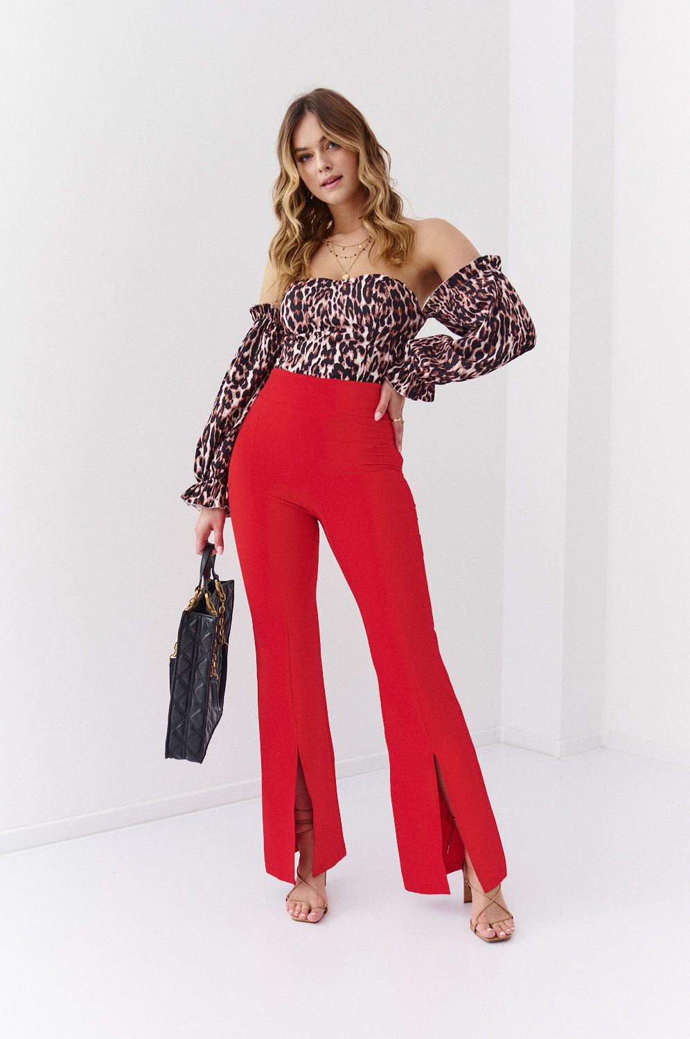 Women's elegant trousers with a slit red 502800