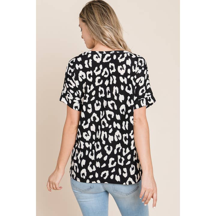 W BLACK ANIMAL PRINT SOFT KNIT TEE | XL