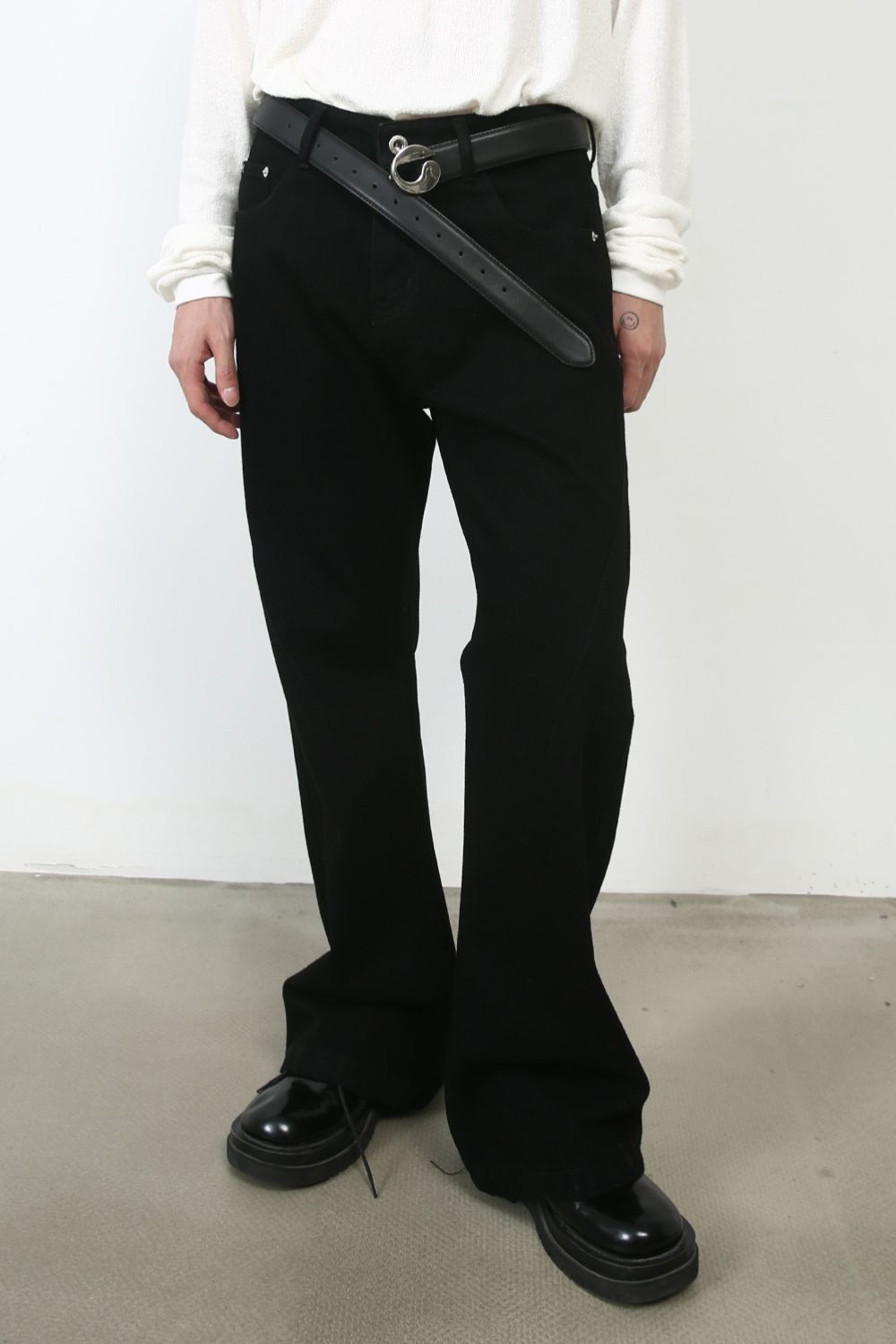 ba12a986-6eab-4630-a0a1-3a4bfcd0480e-Max