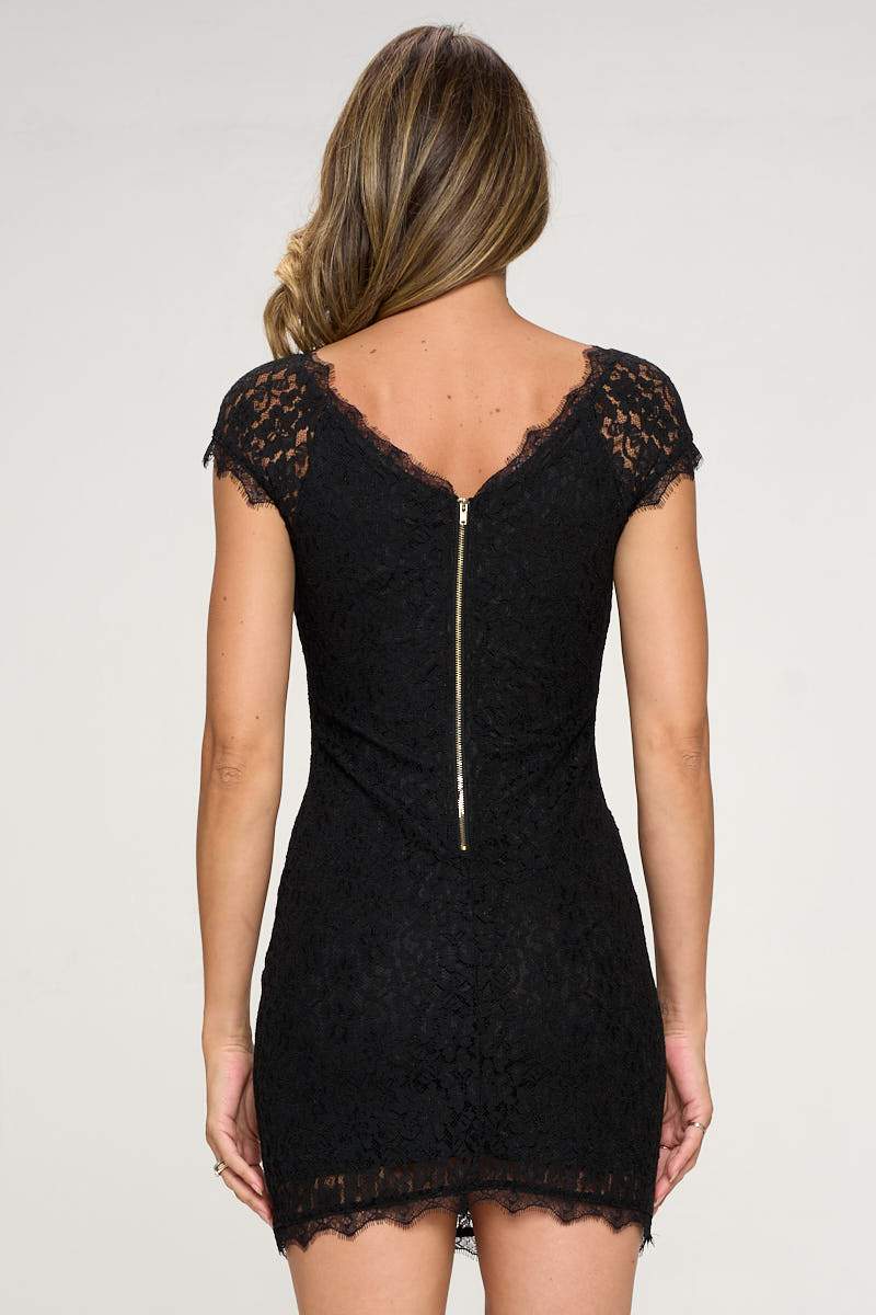 Elegant Cap Sleeve Lace Bodycon Dress with Scalloped Hem