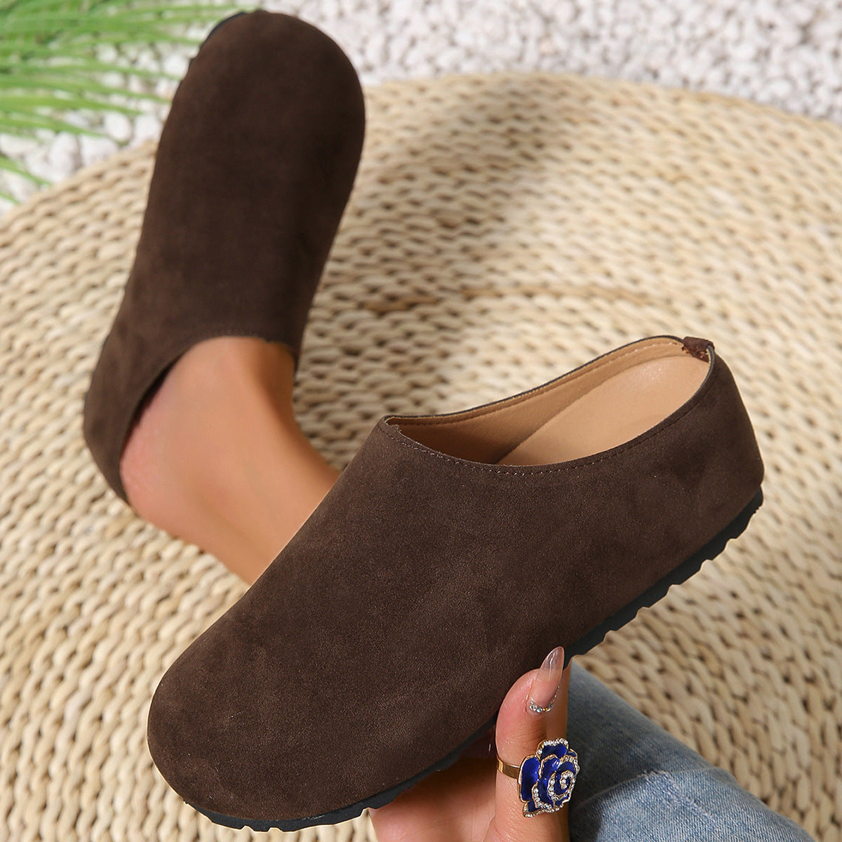 Round Toe Flats Slip-Ons – Comfortable & Stylish Everyday Wear