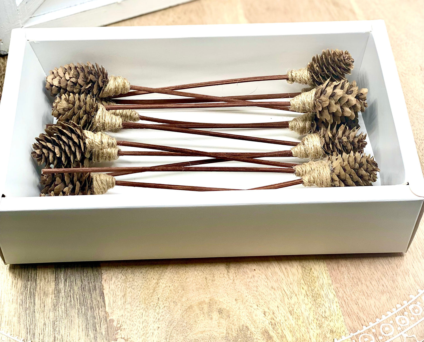 Mini Pine Cone, 9” Rattan Wood Reed Diffusers Replacement Sticks, 16