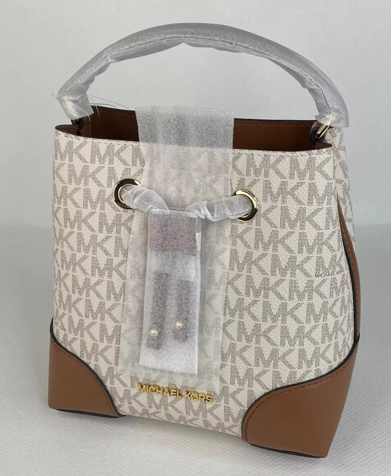 Michael Kors Mercer Small Logo Bucket Bag Vanilla